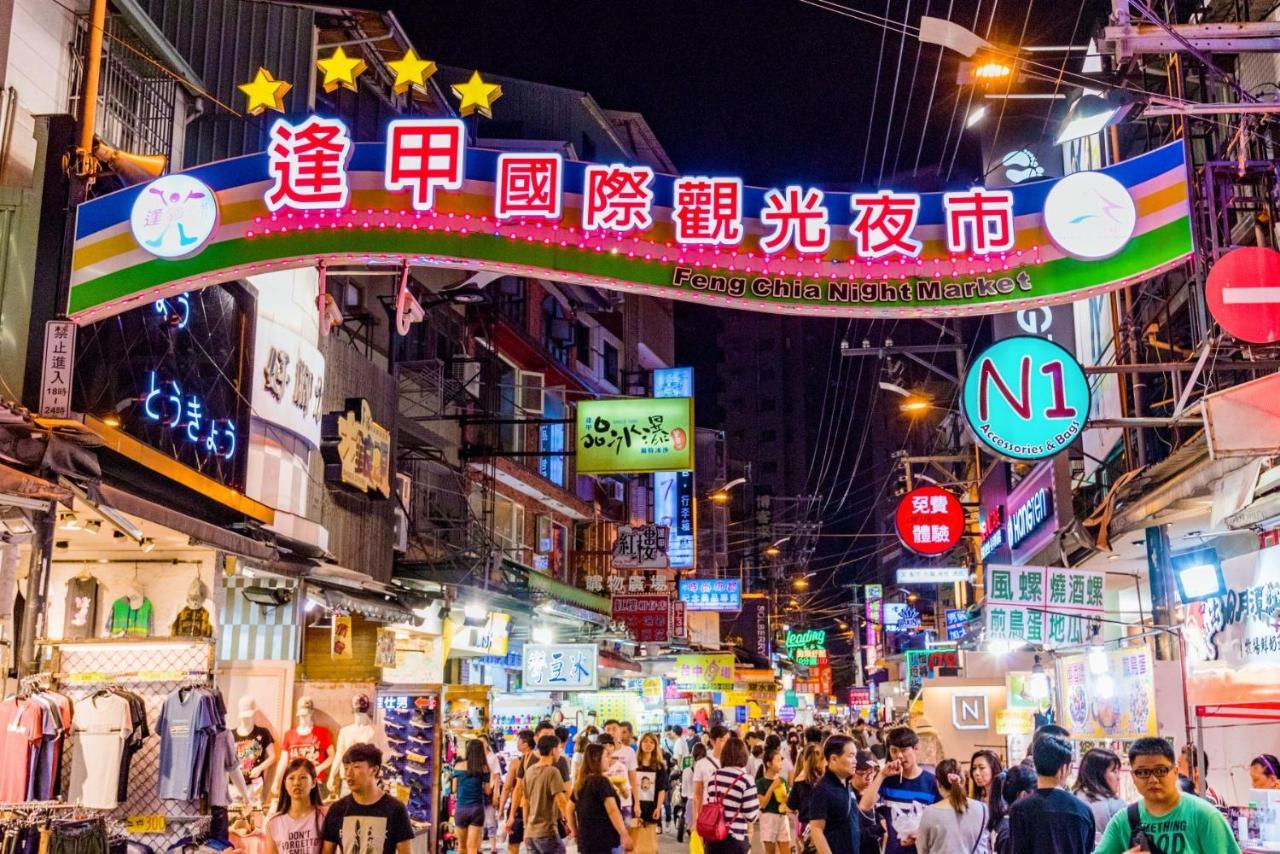 Fengjia 101 Lägenhet Taichung Exteriör bild